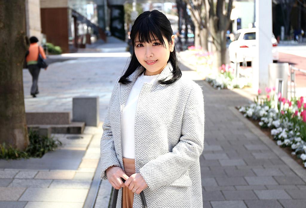 新村あかり