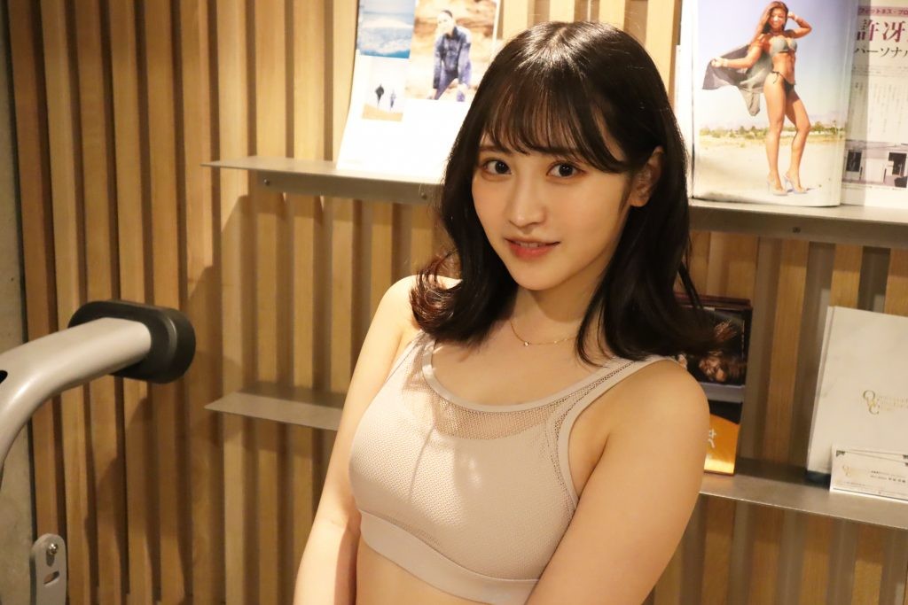 小野六花