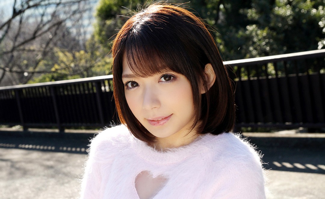 麻里梨夏
