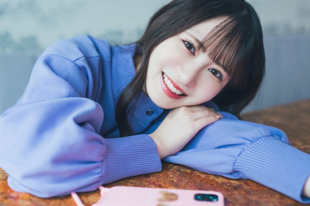 小野六花