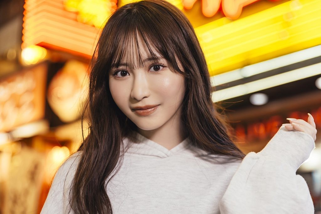 小野六花
