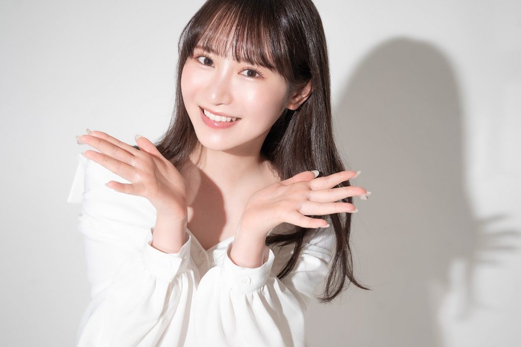 小野六花