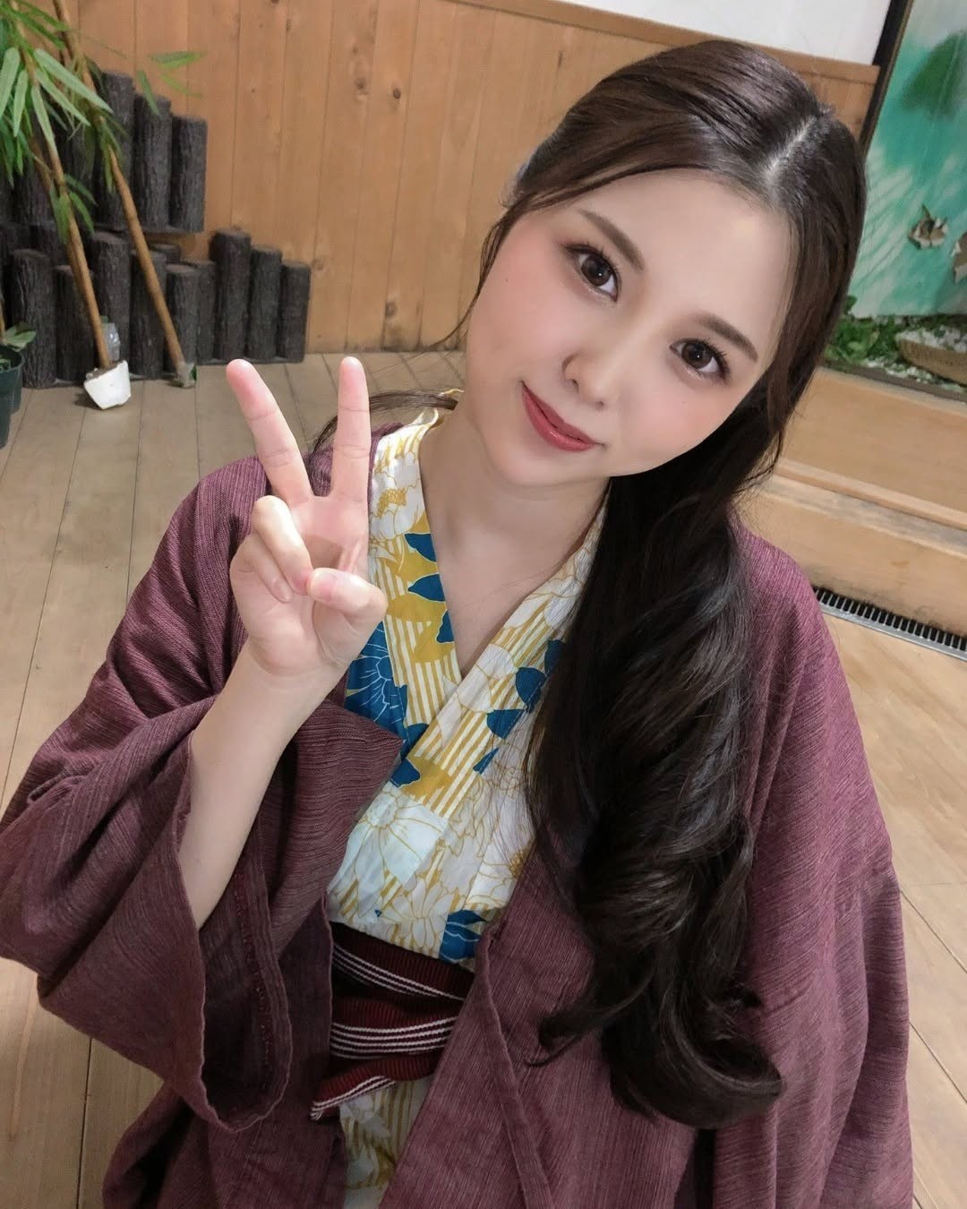 高坂ニナ