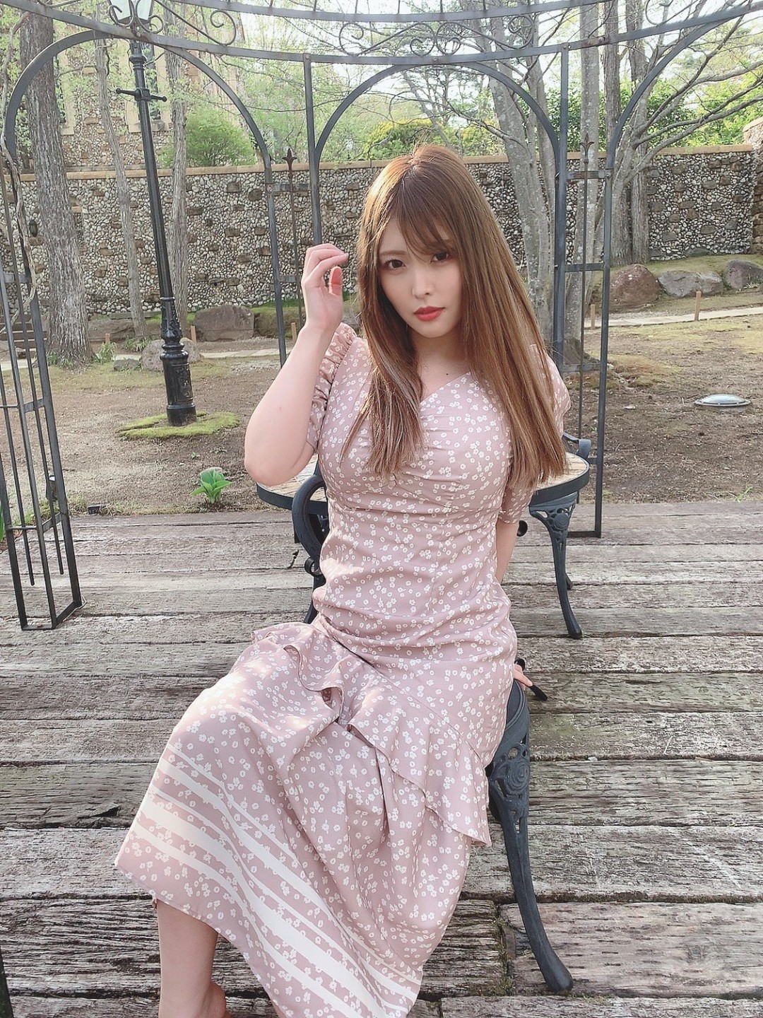 新村あかり