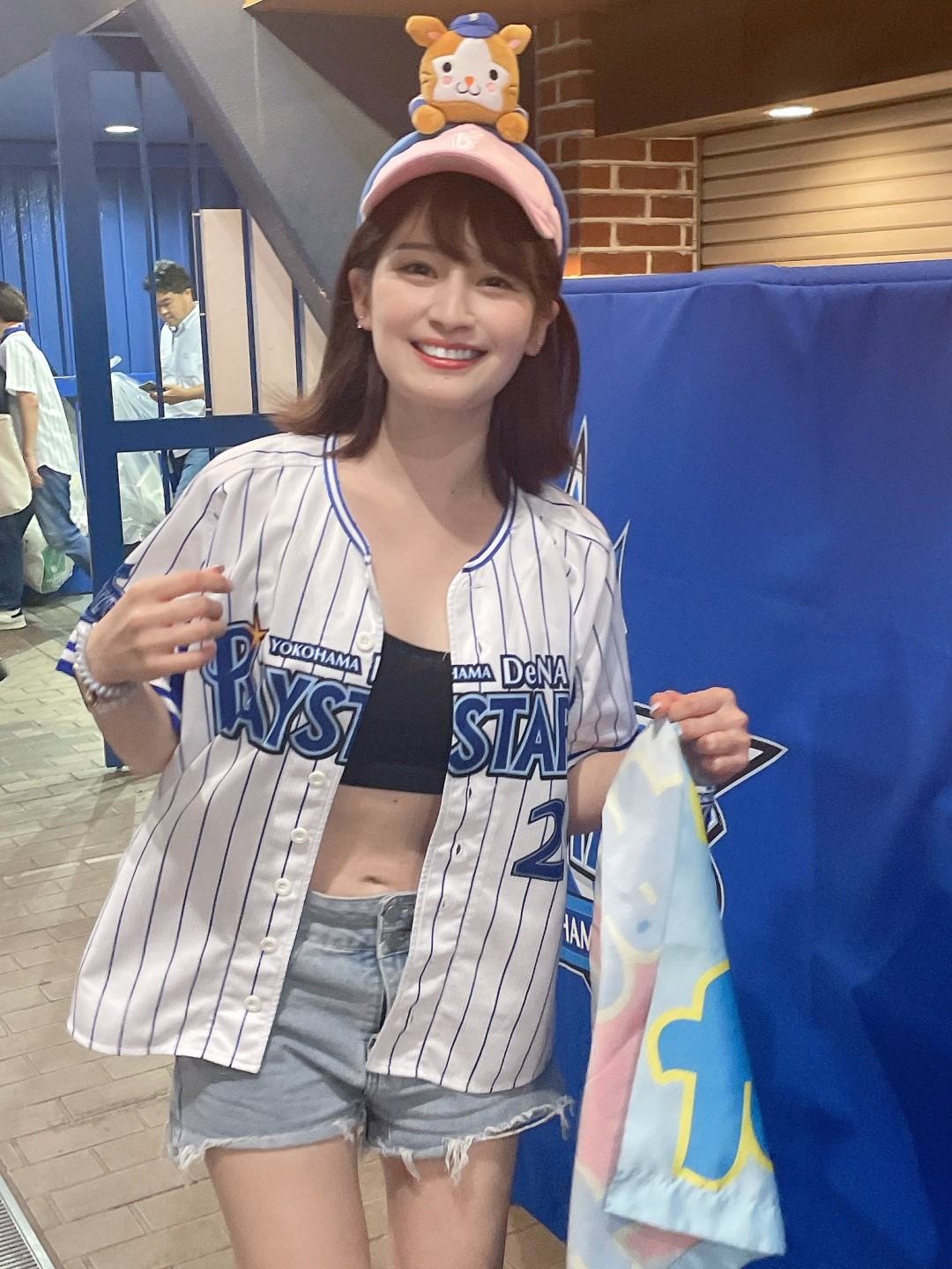 優梨まいな