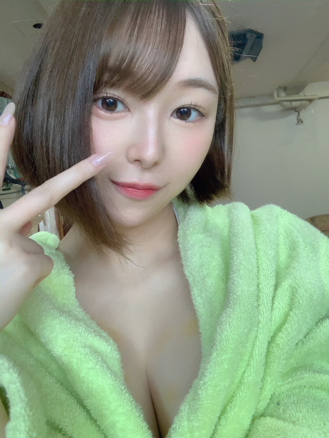 新名あみん