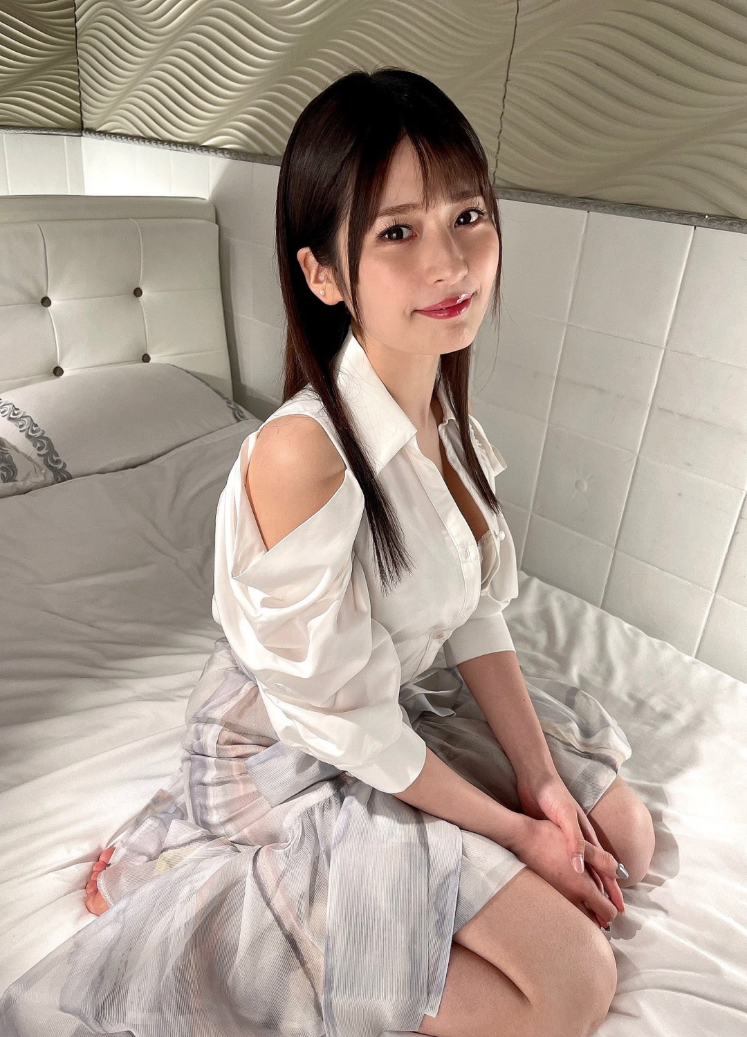 優梨まいな
