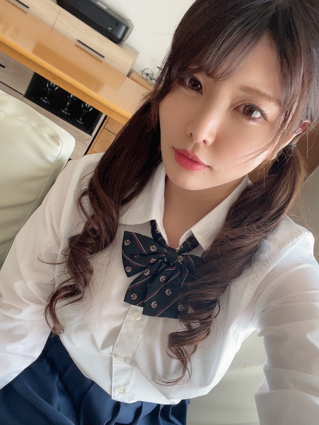 新村あかり