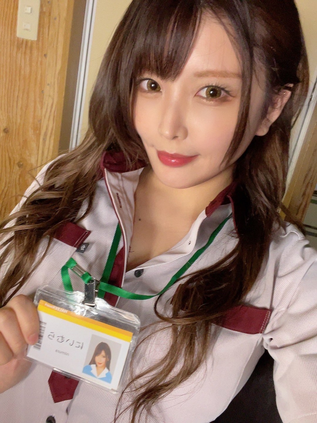 新村あかり