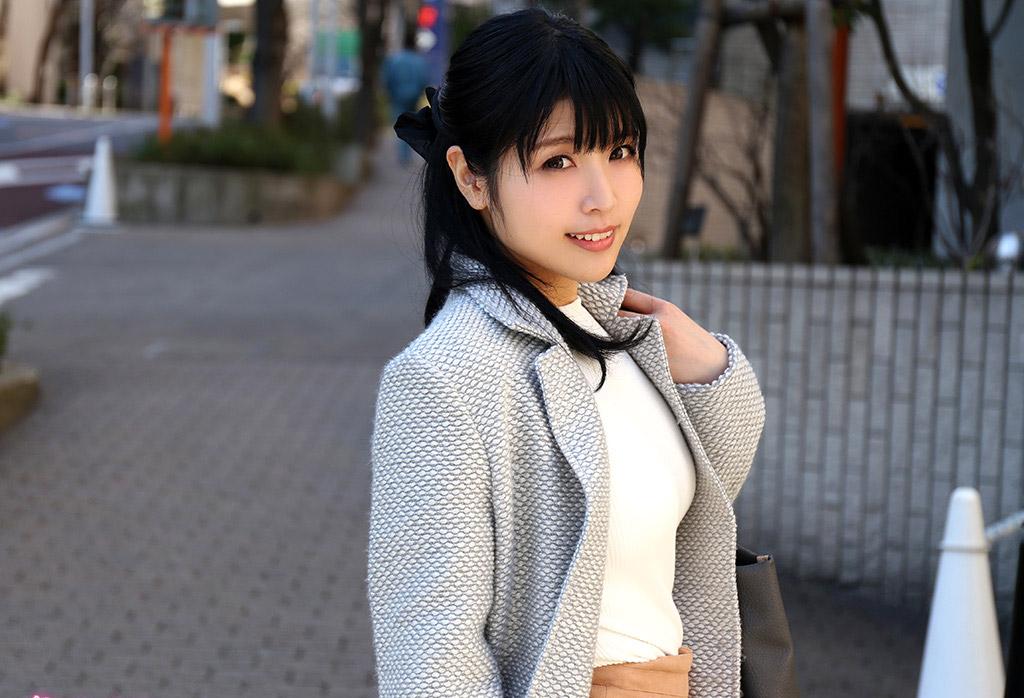 新村あかり