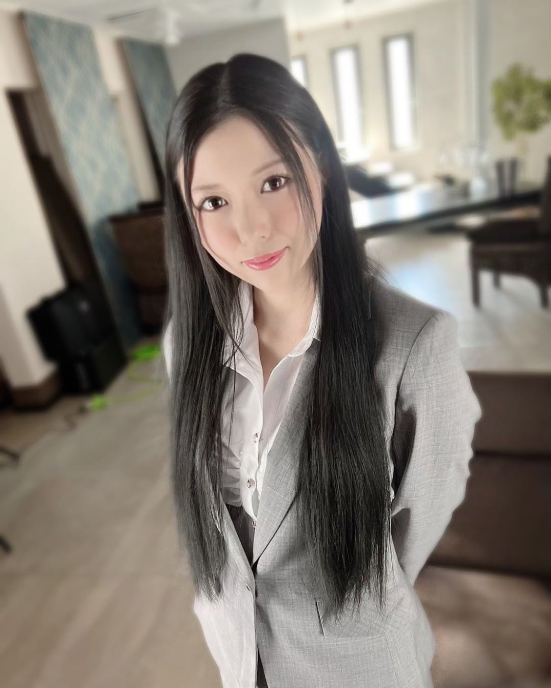 高坂ニナ
