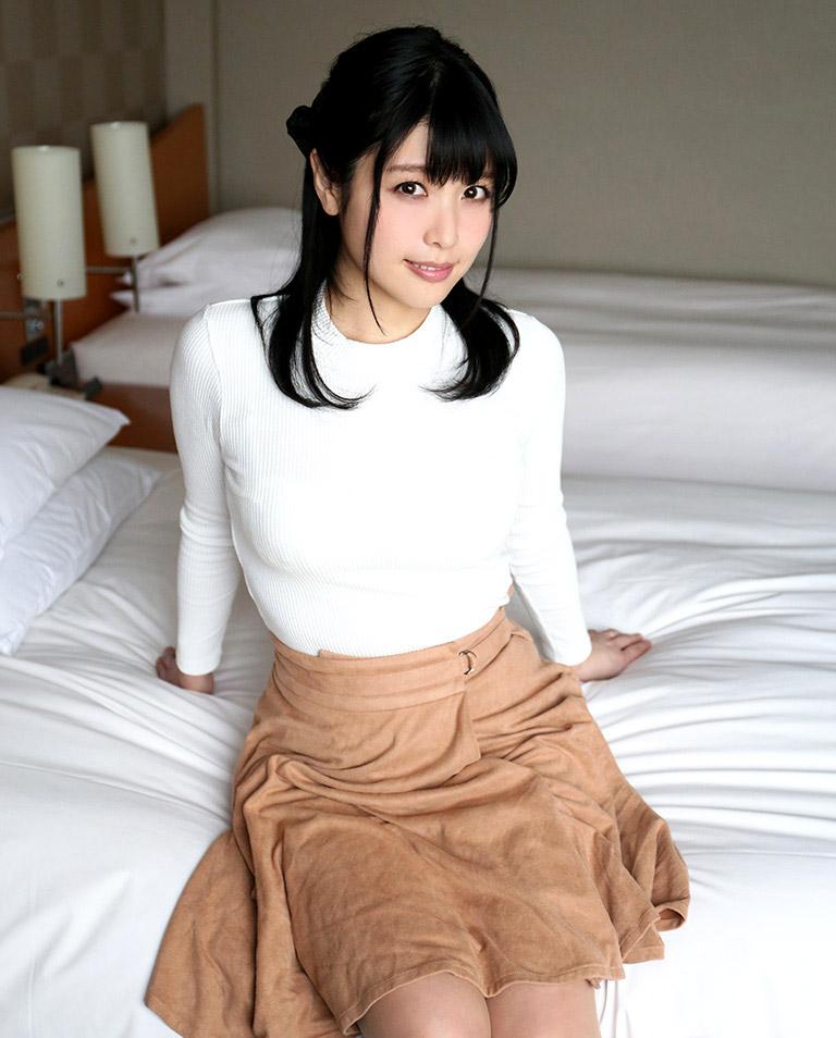 新村あかり