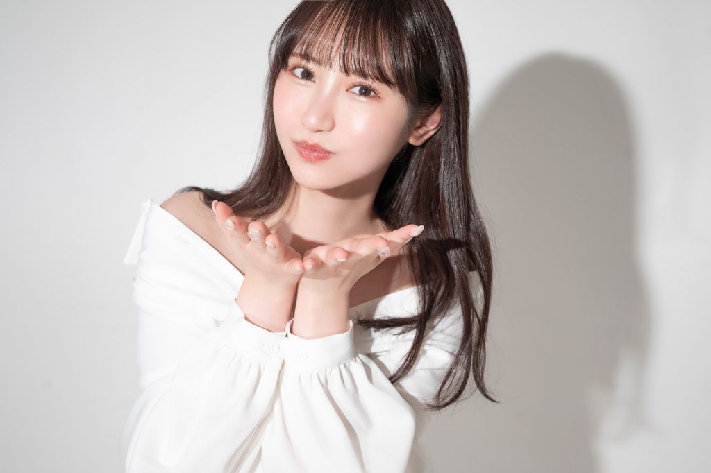 小野六花