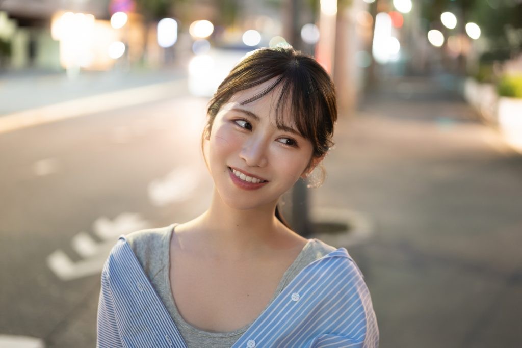 小野六花