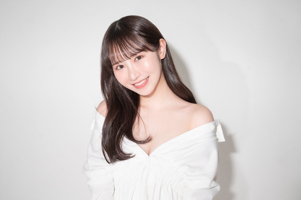 小野六花