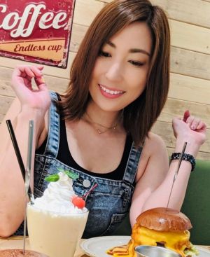 横山みれい
